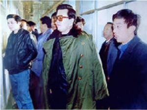 1993年12月時任河南省委書記、現(xiàn)任中央政治局常委的***視察我廠
