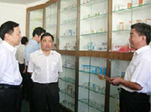 2007年7月洛陽(yáng)市委副書記、市長(zhǎng)郭洪昌到公司調(diào)研